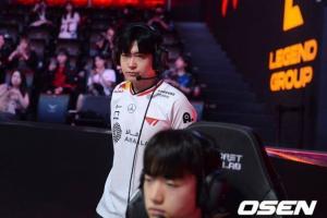 T1监督Tom:横扫HLE很高兴,揭幕战失利很可惜,将努力争取连胜