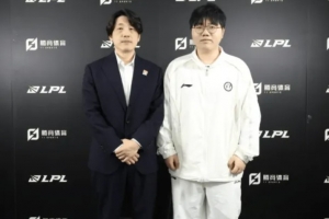 JiaQi:Meiko能让我玩得更稳健一些,在游戏里他会拉住我