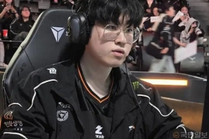 Zeus:第二局本该控小龙或越塔来拉开经济,但这两点都没做到