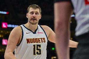 太痛了！约基奇空砍24分16板14助5断 17分大逆转→被绝杀！！