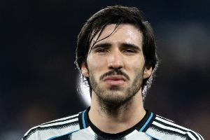 纽卡官方:托纳利因病缺席对阵切尔西的比赛,祝他早日康复