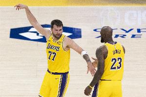 香波特：与詹姆斯打球你必须赢在当下 有他人们就觉得必须去争冠