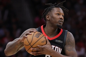 火箭VS鹈鹕裁判报告：漏判DFS发球5秒违例 火箭暂停再发球KD绝杀