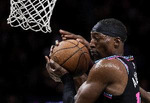 今天多少分？阿德巴约首节1中0&罚球4中3 仅得到3分2板 正负值-10