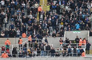 热刺球迷团体推迟抗议活动：先支持球队渡过难关，再和管理层算账