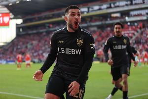 翁达夫连场破门剑指德国队,斯图加特上下齐呼“他该入选了”