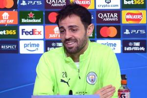 B席谈切尔西球员围圈:我不知道那是在干啥,看起来很搞笑