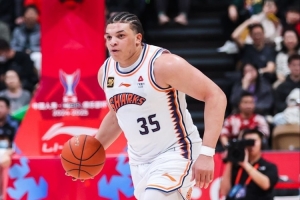 记者：上海崛起主要得益于外援质量高 他们已成本季夺冠最大热门