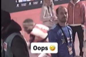 习惯难改！若纳坦·塔在本轮德甲半场时差点跑进勒沃库森更衣室