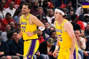 六连胜!湖人发布赢球海报:封面人物为东契奇+里夫斯