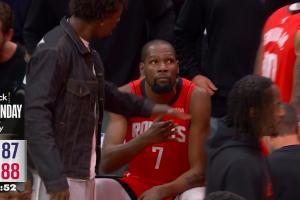 脑子过载了！杜兰特8秒没过半场 本场已经6个失误！