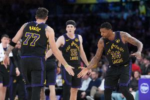 斯玛特：我们在进攻端天赋异禀 若保持这样的防守我们将极具威胁