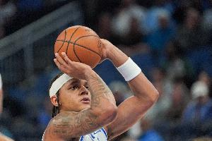 效率低！班凯罗13投仅3中拿到18分10板 罚球16中11