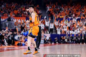 水银泻地！上海上半场轰70分 打破自己保持的本赛季半场得分纪录