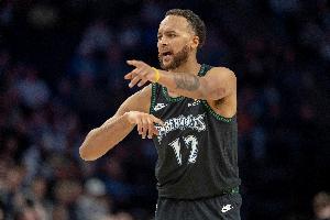 芬奇：李凯尔传球后还会喊指挥队友跑位 这就是他的球商和领导力