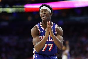 好好总结！埃奇库姆进攻不在状态 12中3&三分3中0 还有5犯规