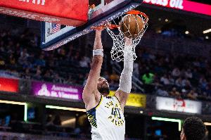 表现平平！祖巴茨10中5拿到11分7板 正负值-21