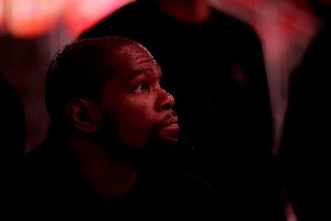 得到乔丹认可的球痴！KD改变了内线打法 也为大伤球员树立了榜样