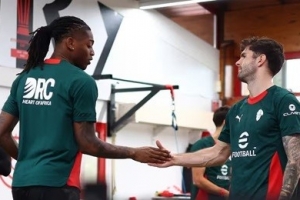 意天空:莱奥和普利西奇握手言和,上轮意甲的不传球风波已经过去