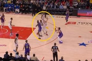 伊森防守漏人&推一把申京补防但77仍命中 申京撇嘴乌度卡摊手无奈