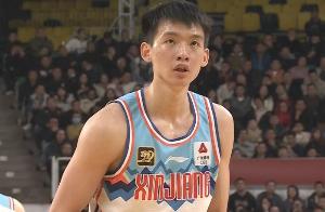 敢打敢拼！杨芮上半场7投5中&三分4中3 砍下15分暂为全场最高