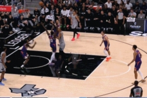 次轮状元防住真状元！弗莱明低位单防文班寸土不让 防出三不沾