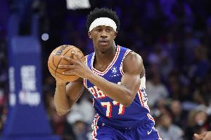 稳定发挥！埃奇库姆半场15中8砍下18分3板4助 正负值+22并列最高