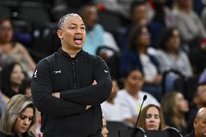 惨遭压制!快船近20次面对鹈鹕输了14场 近11次客战鹈鹕输了9场