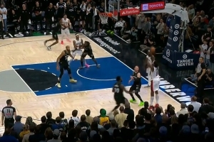 反超2分!克林根好掩护 格兰特兜出来底角三分命中!