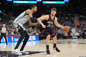 本赛季第四节命中率：福克斯第一&文班第五 申京第二&KD第七