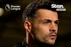 扎卡哽咽回忆童年：4岁就承担家庭责任，曾与哥哥独自在家18小时