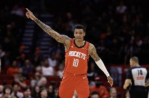 乌度卡：申京和KD吸引了大量防守注意力 小贾很好地利用了这一点