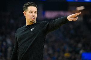 米奇谈阵容深度：沃特斯麦克劳林共打35分钟 给球队带来更强信心