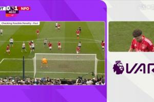 半场结束前罗梅罗禁区倒地,VAR介入检查,未判给热刺点球