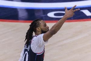 扛起进攻！加兰首节5中4拿到10分3助 三分3中2