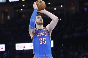 哈滕：大家毫无私心都时刻做好了上场准备 这让我们与众不同