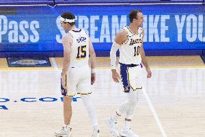 里夫斯谈肯纳德绝杀:这大概是我好久以来最开心的一刻了