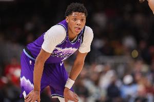 未来可期!贝利20中7拿下25分7板4助5帽 场上各种残暴扣篮&封盖