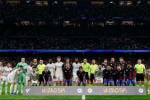 讽刺？马德里德比前举行反种族歧视活动，此前辱华的赫伊森在列