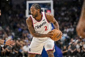 都是左脚踝扭伤！明天快船VS雄鹿：小卡出战成疑 科林斯大概率打