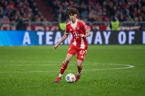 记者：拜仁和19岁小将戴伯尔签下首份职业合同，球员已在德甲出场