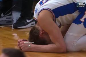 伤心欲绝!卫冕冠军佛罗里达爆冷出局 托马斯·霍抱头跪地无比沮丧