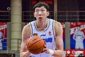 越练越回去了?周琦新秀赛季罚球命中率74.0% 本赛季只有47.4%