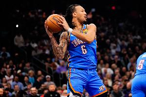 高效表现！杰林仅替补出战18分钟8中6砍18分8板4助 三分7中5