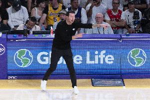 雷迪克：我们是支出色的球队 我们健康就能9连胜而今晚少了斯玛特