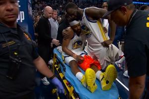 重伤!穆迪反击起跳膝盖骨头直接突出来 转播信号已被切断!