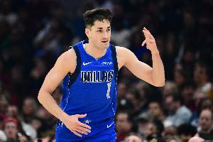 基德:普拉基达斯跑动拼劲都处在很高水准 他打得不错