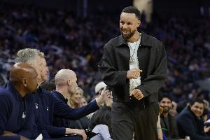 科尔:库里只要恢复健康就会上场 打进季后赛的机会对我们很重要