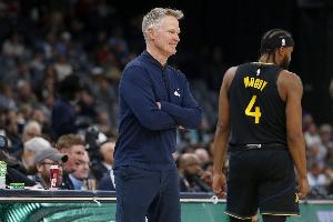 科尔：穆迪赛后里立即接受了X光检查 暂不清楚情况但看上去很严重