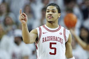 疯三2场轰60分！大一球星阿卡夫将拥有锐步签名鞋 创NCAA历史纪录